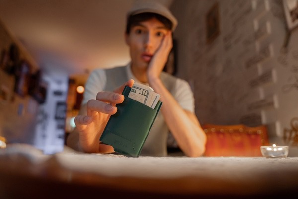 جاکارتی چرم طبیعی مینیمال